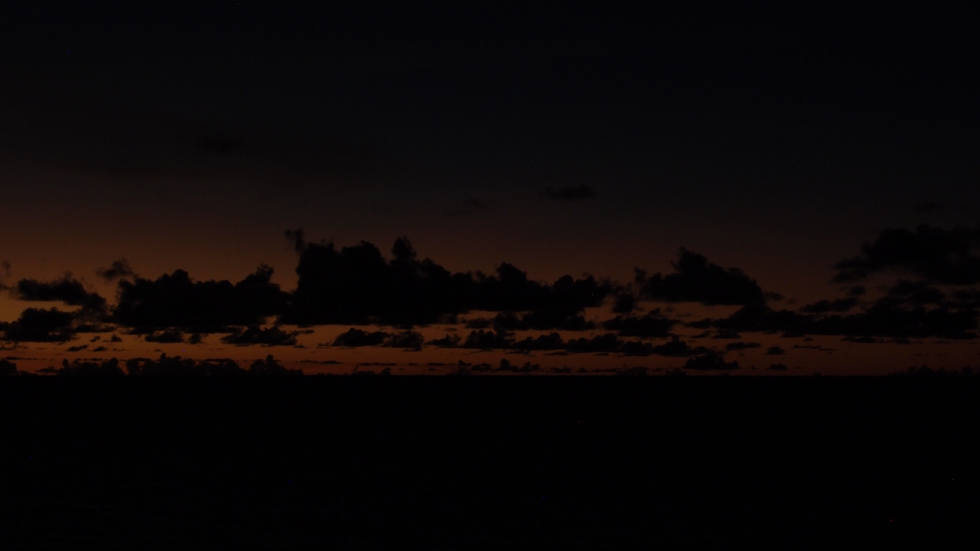 2022-10-28 17 Uhr 34 Wellen und Abendhimmel (Foto, Video)